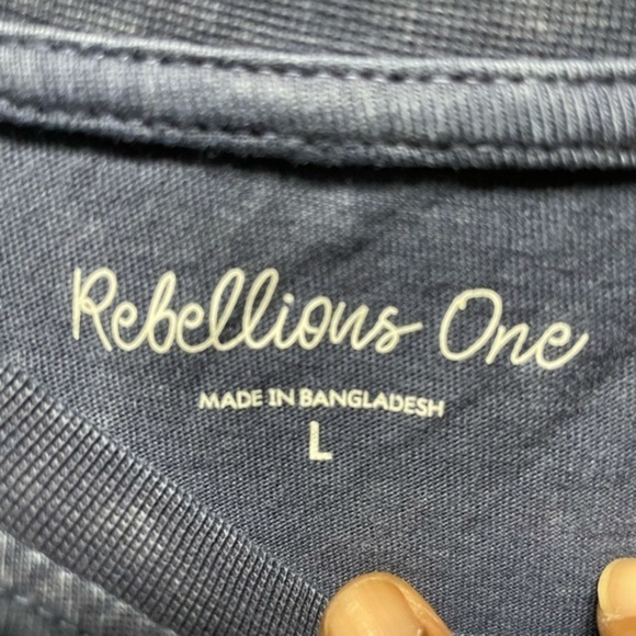 Rébellion one graphic tee - Picture 2 of 5